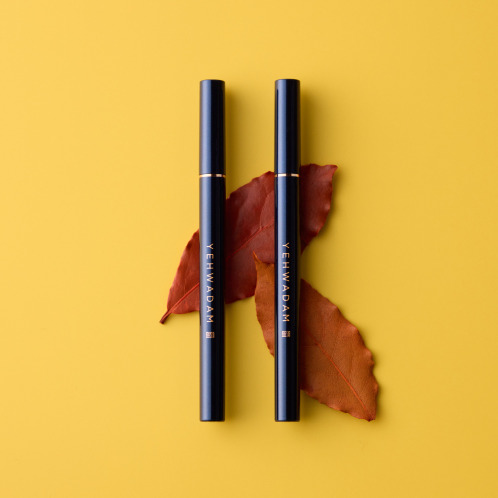 ザ　フェイスショップ 美容成分９７％以上！ 上品な艶やか目元を演出 イェファダム ロイヤル　アイライナー ２本セット