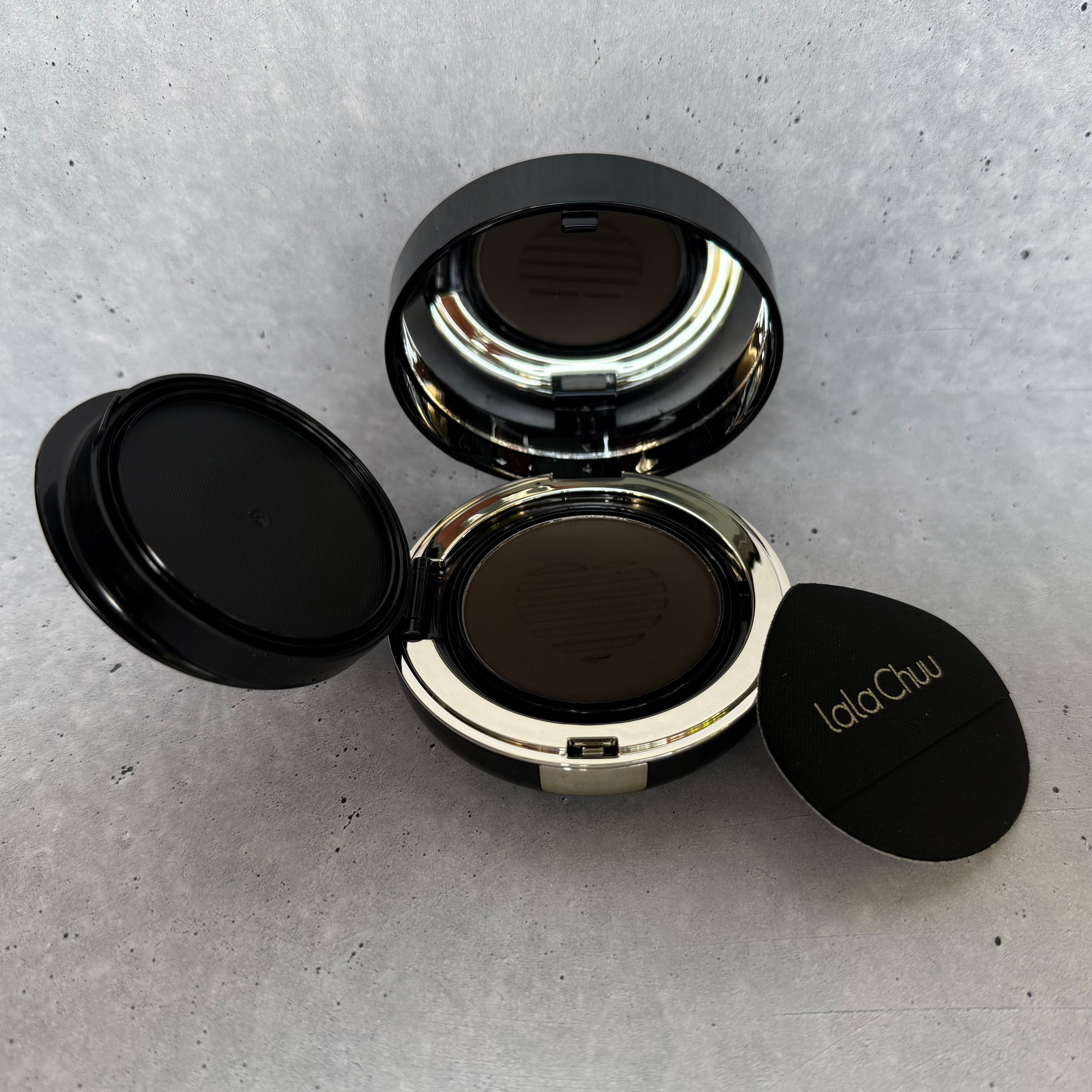 白髪カバーにヘアファンデーションという選択を！